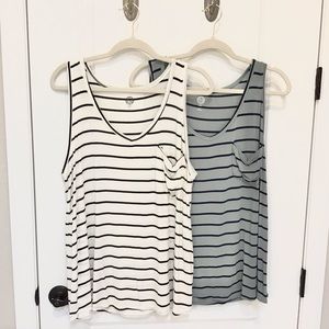 SO Pocket Swing Tanks Bundle of 2 V-Neck Size XL, EUC